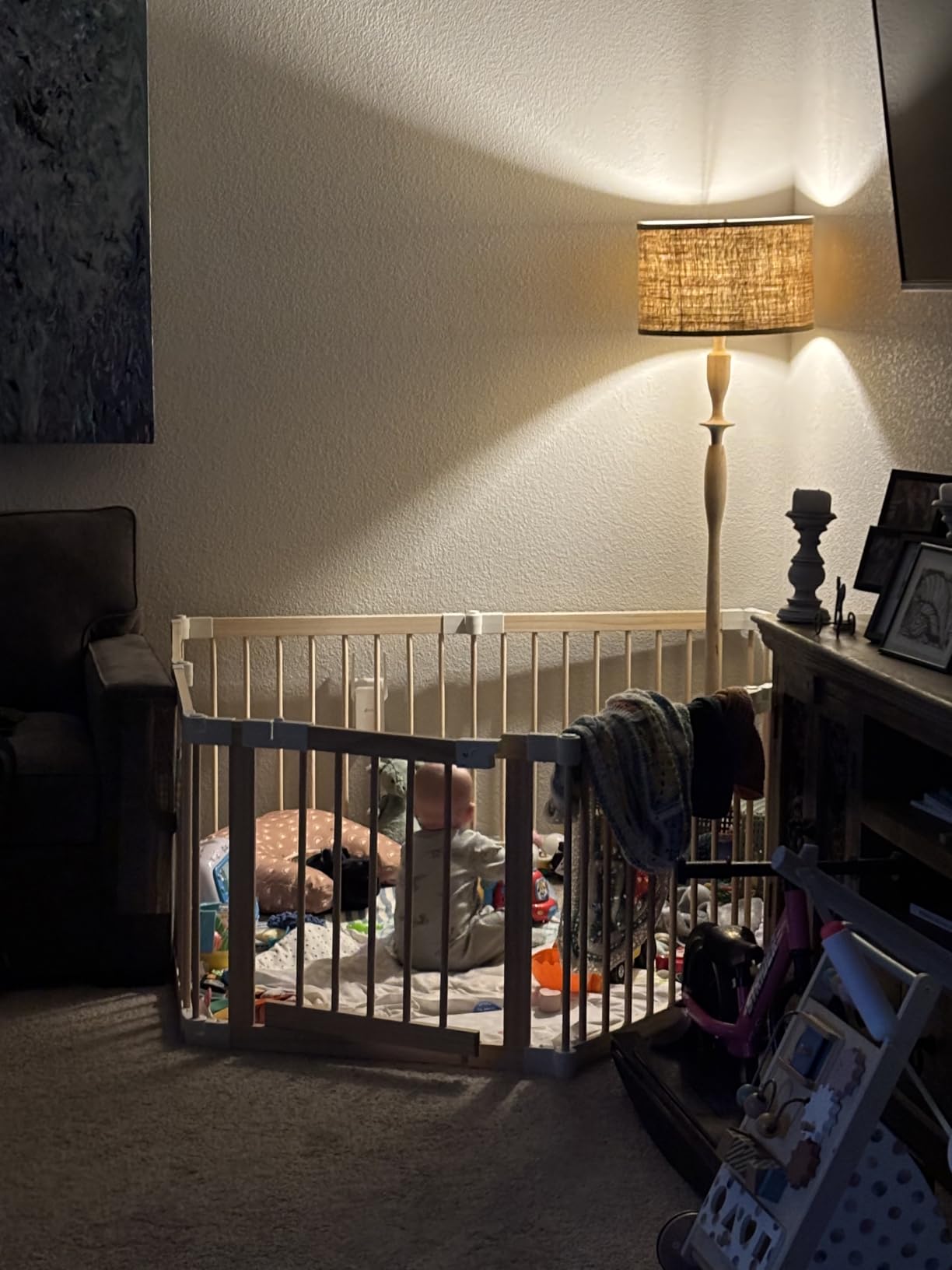 Ulnxiy Wooden Baby Playpen with Toy 84