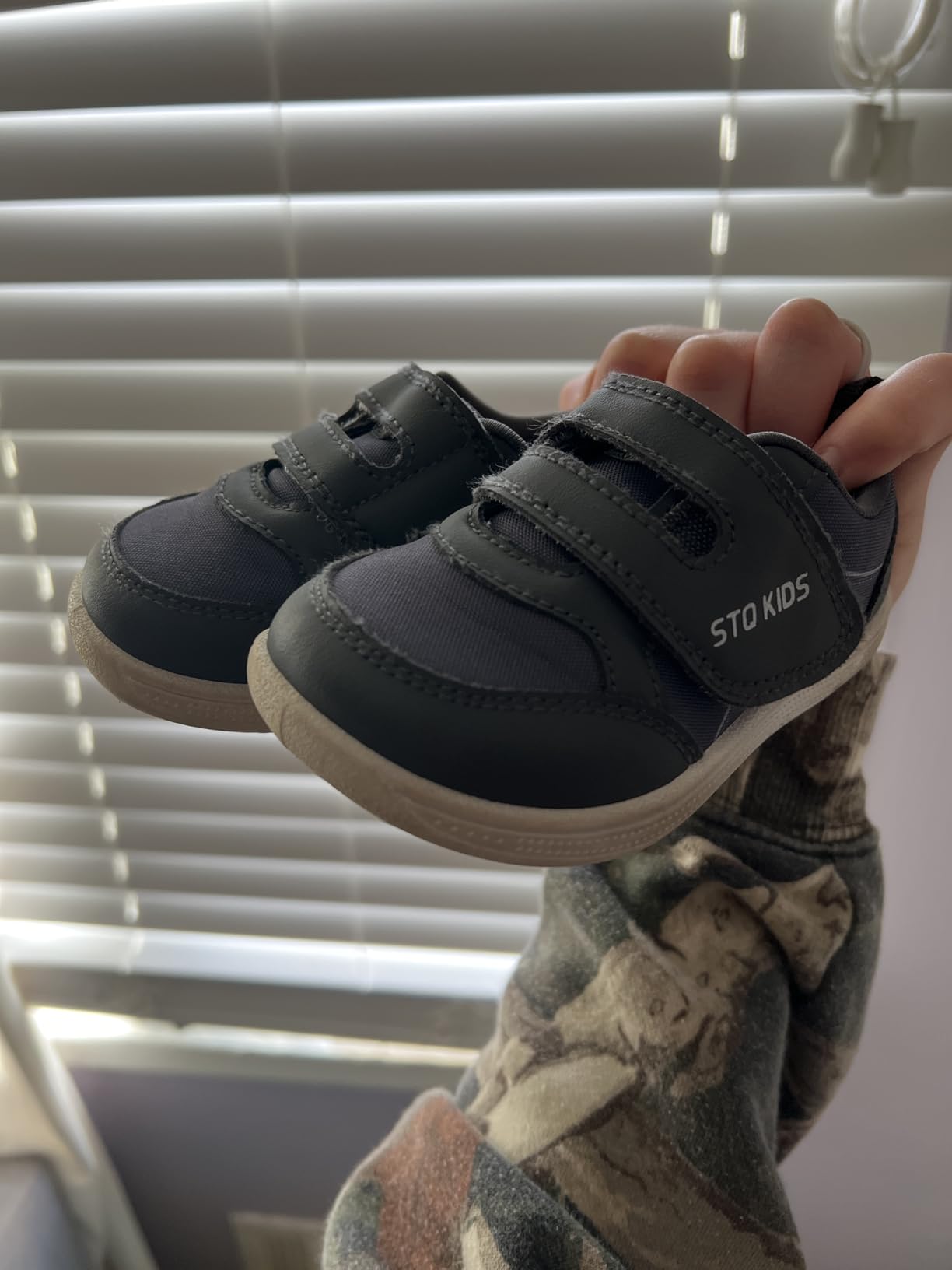STQ KIDS Toddler Wide Toe Box Shoes Barefoot Boys Girls Sneakers Preschool | Non Slip Sole, Flexible, First Walking Baby Shoe, Kids, Lightweight, Soft, Comfortable, Tennis, Running, Outdoor Activities customer photo 1