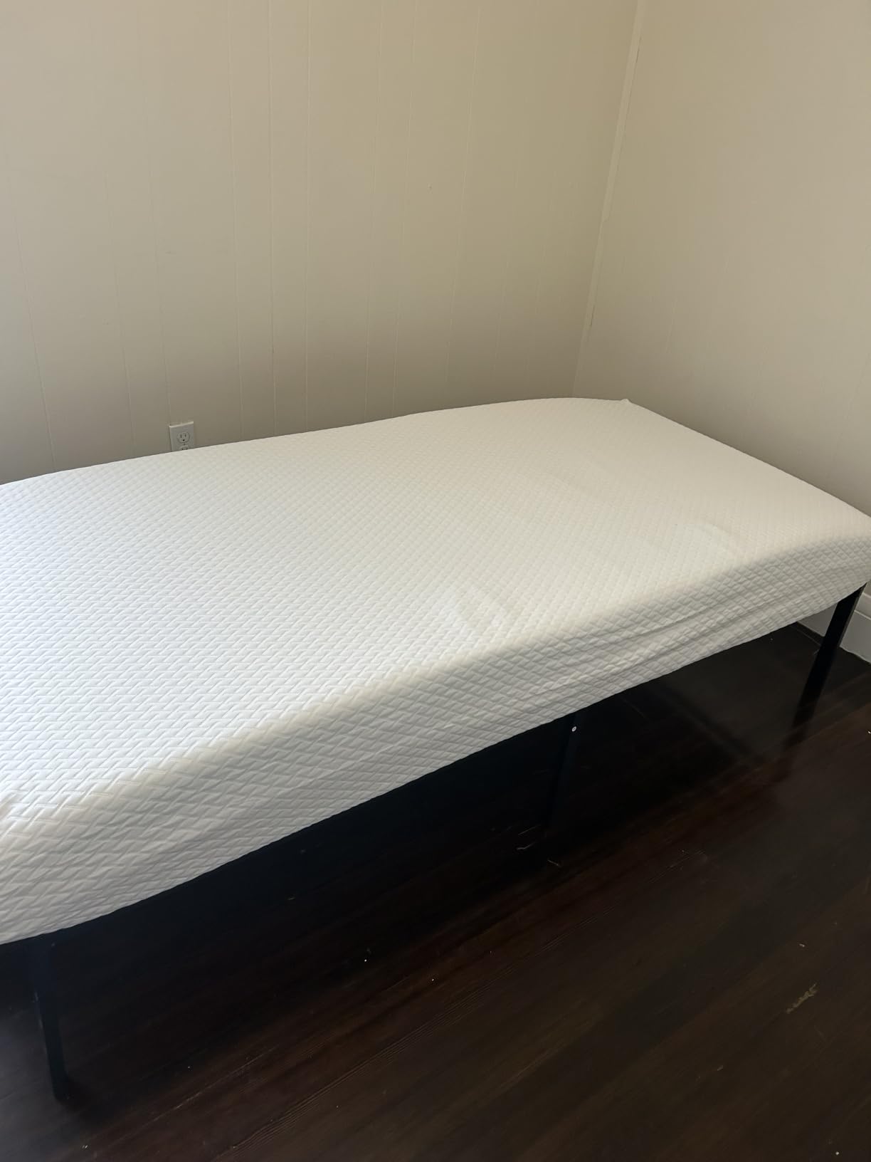 EGOHOME 6 Inch Twin Mattress for Kids, Memory Foam Mattress with Cooling Green Tea Gel, Relieve Pressure with Medium Firm Support, CertiPUR-US Certified, 75''L x 38''W, White | Bed Mattress in A Box, Cooling Green Tea Gel, Pressure Relief, CertiPUR-US Certified, Fiberglass Free, 75''L x 38''W, White customer photo 2
