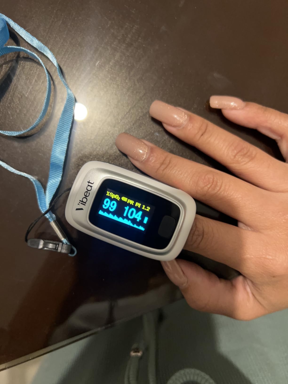 Bluetooth Fingertip Pulse Oximeter, Vibeat SPO2 Monitor with Vihealth APP, Portable Finger Oxygen Sensor with Pulse Rate, Batteries and Lanyard Included, Black customer photo 1