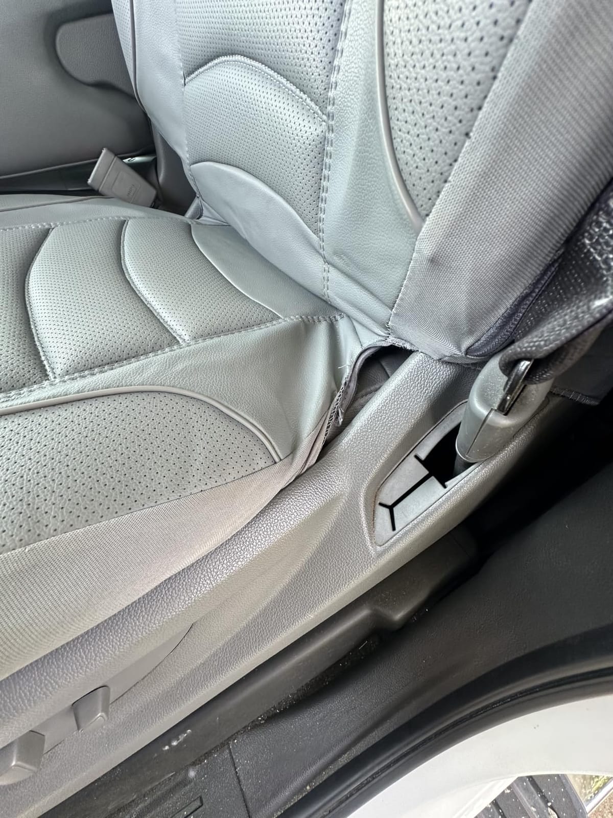 CAR PASS 3D Foam PU Leather Car Seat Covers, Universal Seat Covers Front 2 for Trucks SUV Sedan Automotive Seat Covers Armrest Airbag Compatible Waterproof Comfortable Faux Nappa Leather Black Red customer photo 2