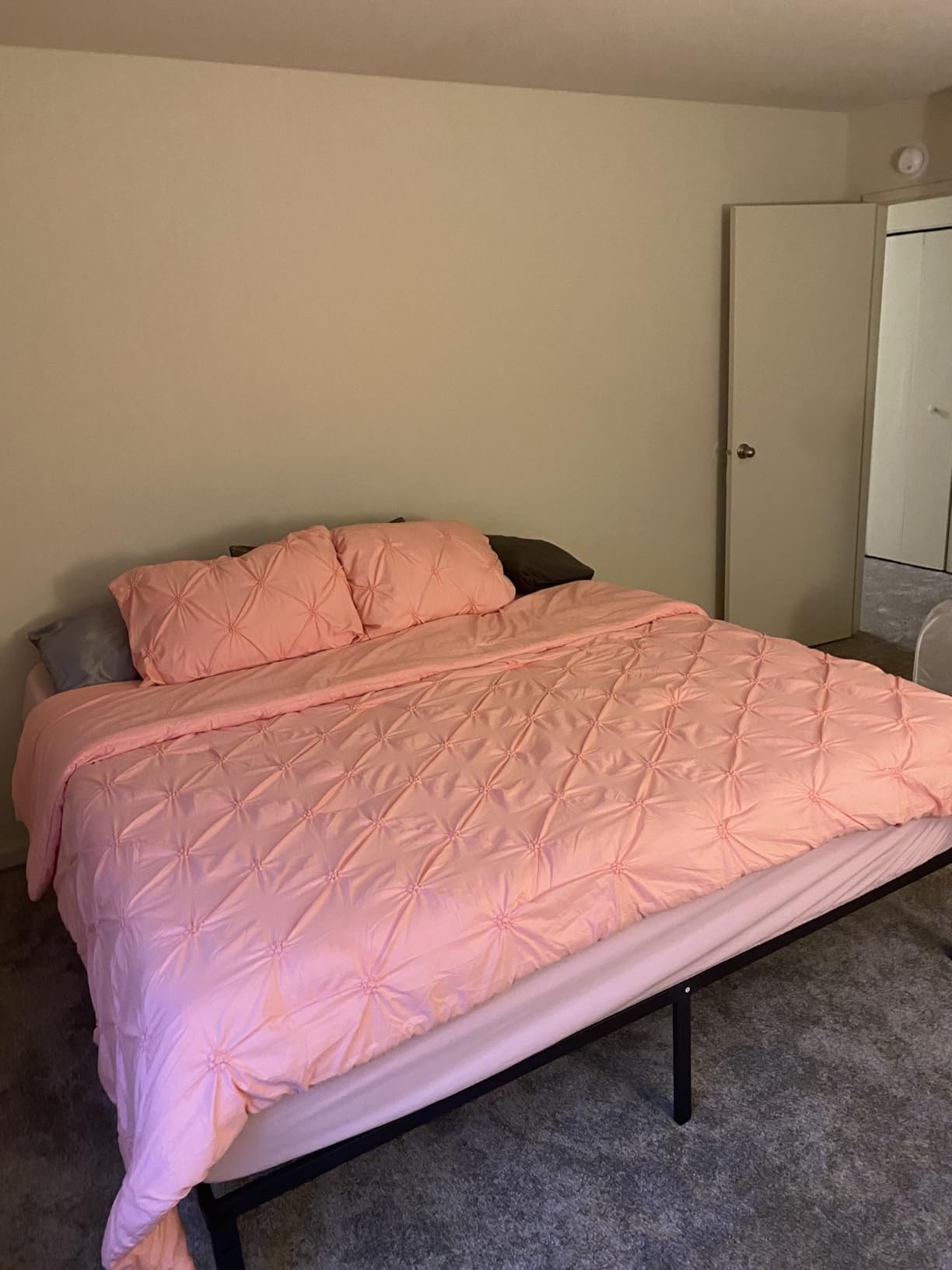 Novilla Twin Mattress, 5 Inch Twin Size Mattress with Gel Memory Foam | Cooling Night Sleep, Pressure Relief, CertiPUR-US Certified customer photo 2