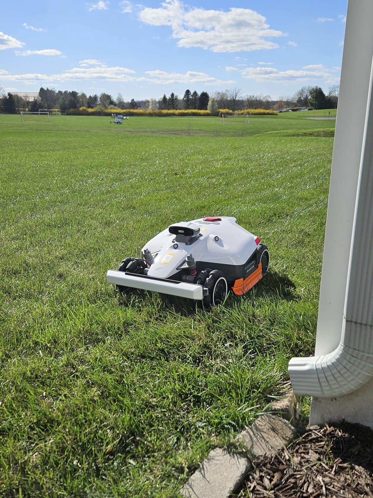 Mammotion LUBA 2 AWD 5000HX Robot Lawn Mower with 4G, Reception 1.25 Acres, Max. 1.48 Acres, All-Wheel-Drive for 80% Slope, UltraSense AI Vision & RTK Automatic Edge Mapping, 2.2