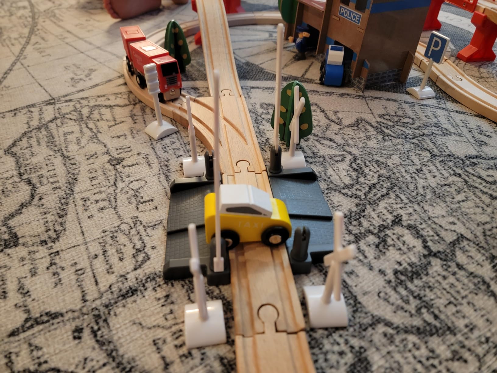Electric Wooden Train Track Set Toy for Toddlers & Kids customer photo 2