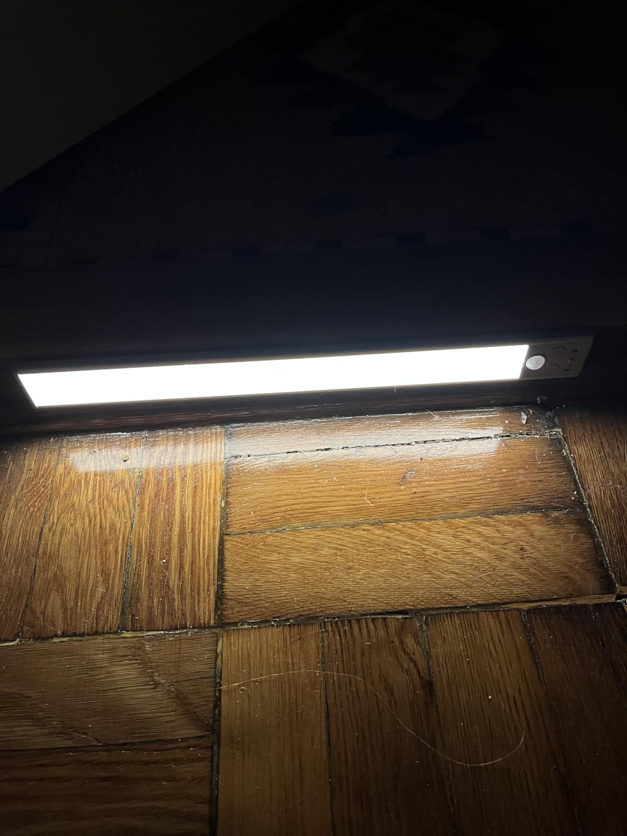 Gritin 10.2inch Under Cabinet Lighting Rechargeable 2 Pack customer photo 2