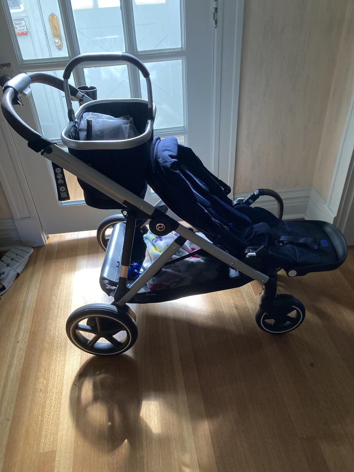 Cybex e-Gazelle S Electronic Assist Stroller – Gazelle S Single-to-Double Electric Stroller, Smart Assist, Rocking Mode, 20+ Configurations & Compact Fold, Moon Black with Black Frame customer photo 1