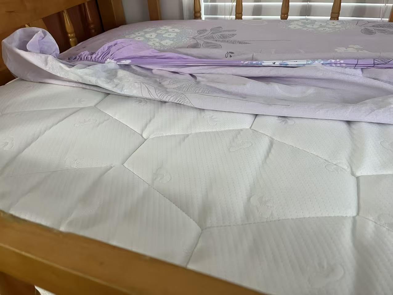 Novilla 8 Inch Twin Mattress, Bonnell Spring Hybrid with Spine Support customer photo 2