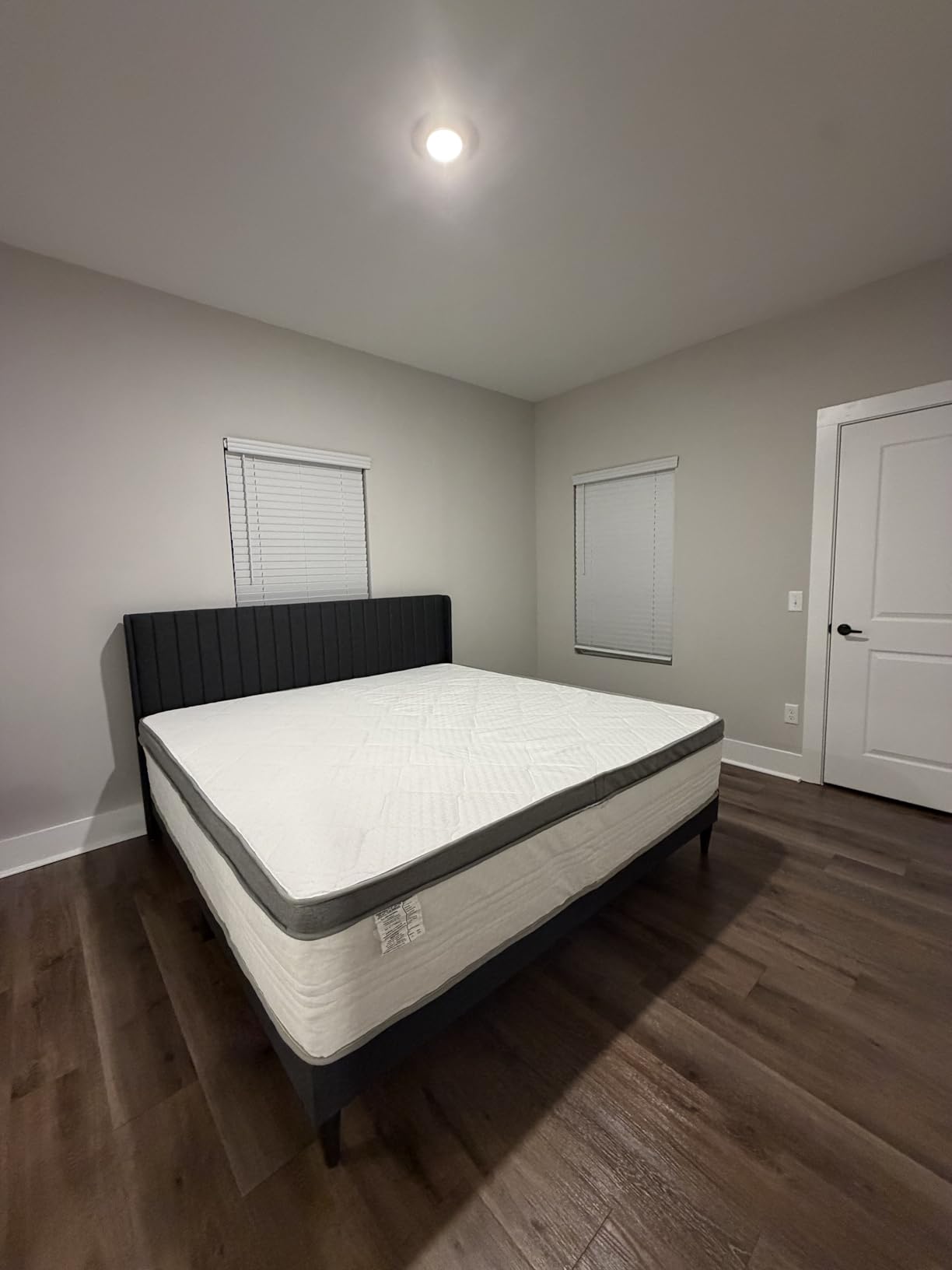 Novilla Twin Mattress 6 Inch, Bonnell Spring Hybrid with Spine Support customer photo 1