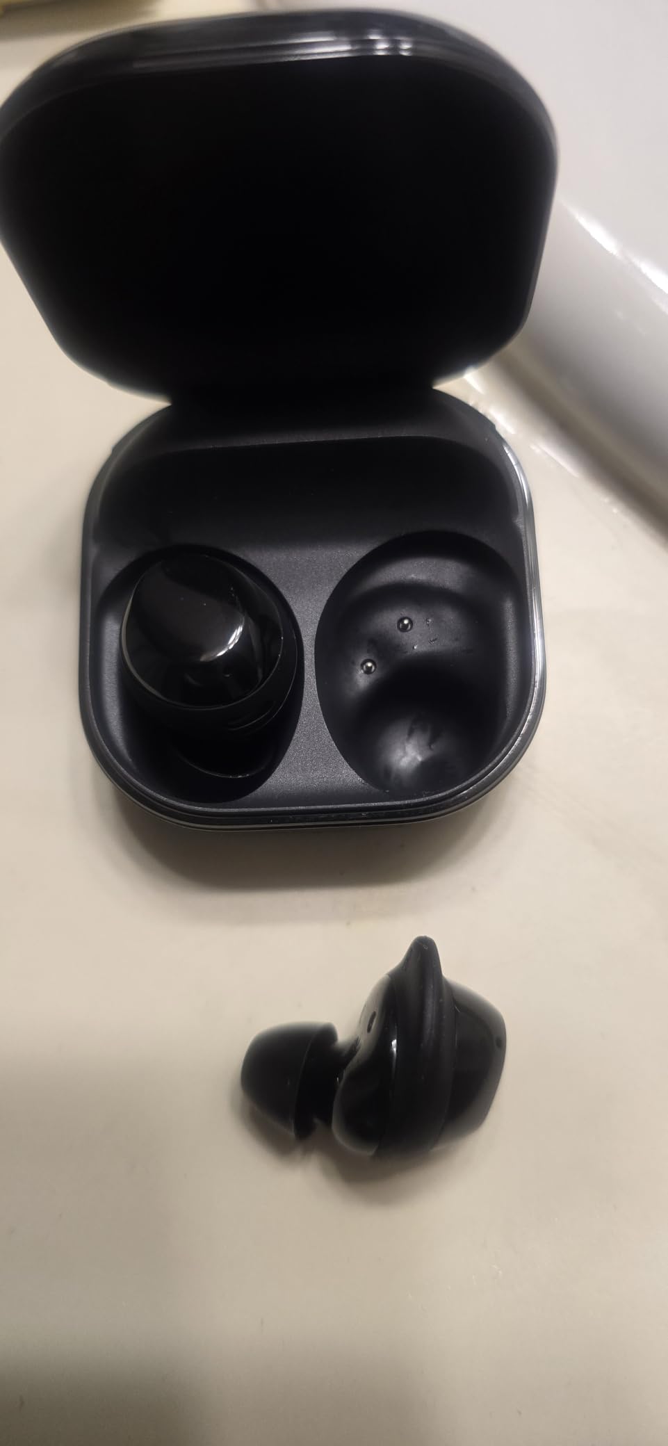 Samsung Galaxy Buds Core SM-R410 (2025) | Latin American Stock | Bluetooth 5.4 | Active Noise Cancelation | up to 35h Continuous Music Playblack - (Black) customer photo 1