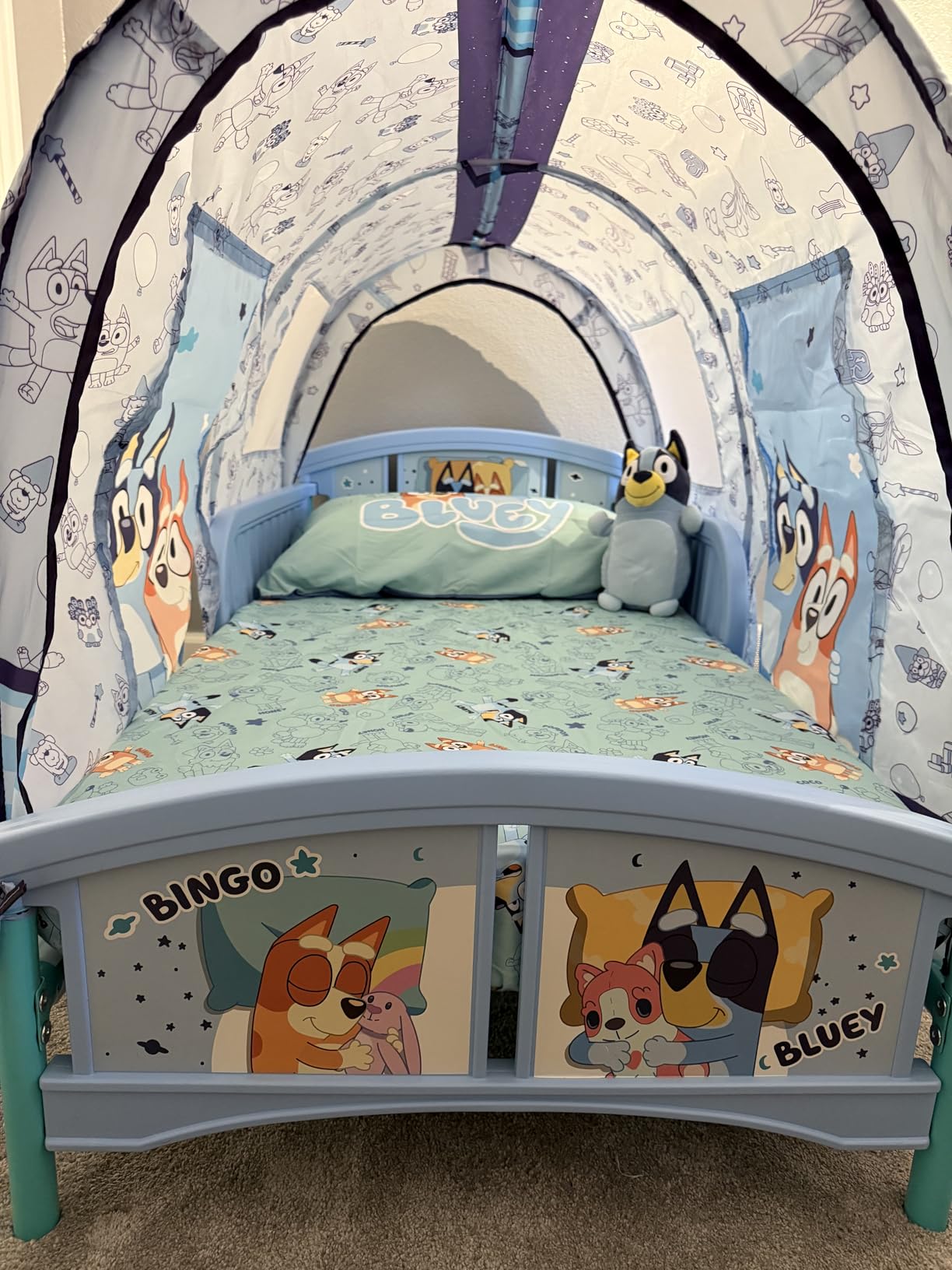 Delta Children – Bluey Plastic Toddler Bed with Tent customer photo 2