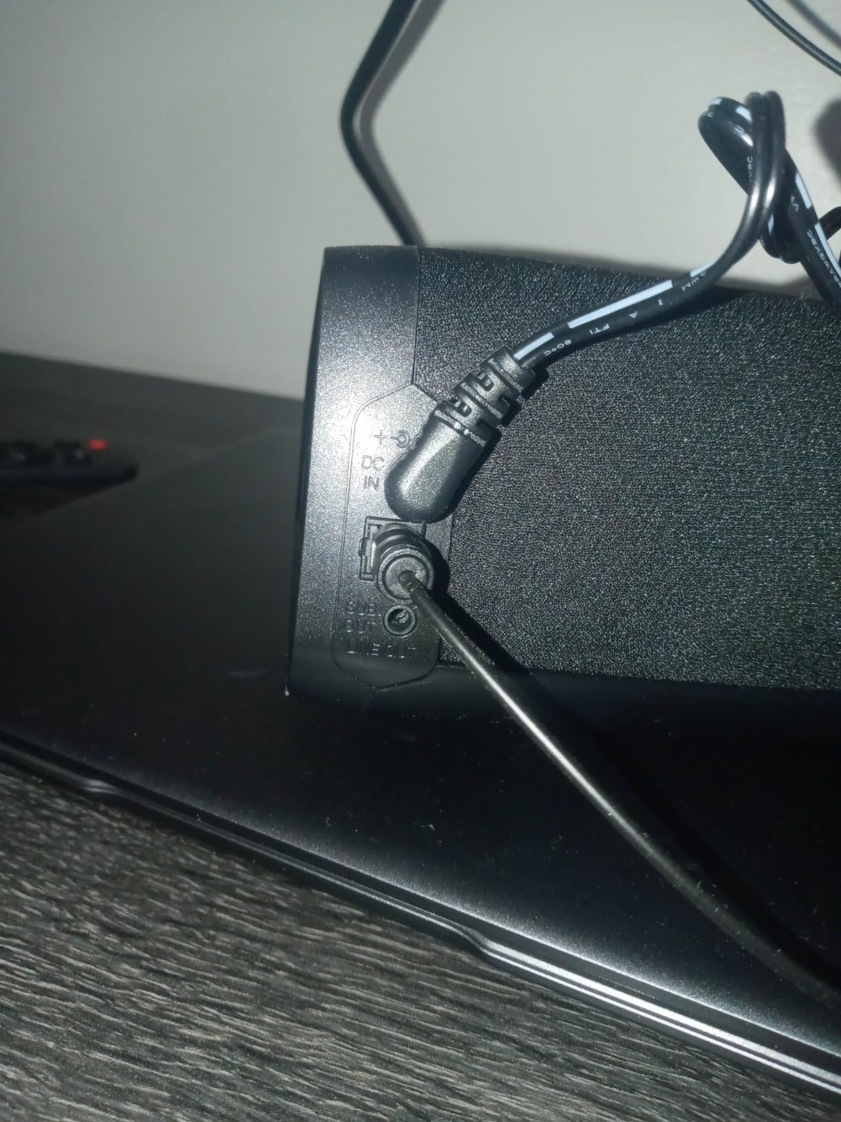 Saiyin 11.7-inch Sound Bar, Small Size & Big Power, Center-Channel Speakers customer photo 2