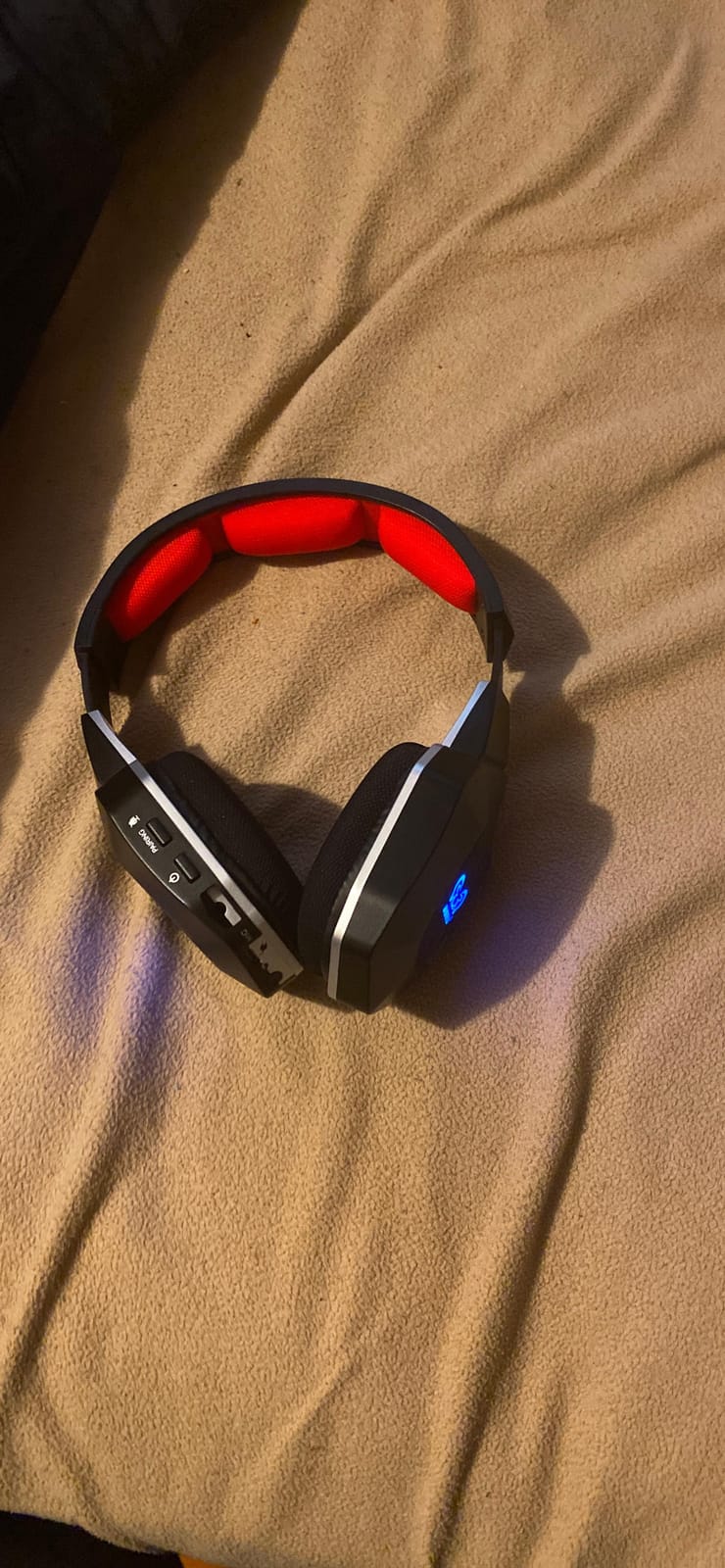 Bone Conduction Hearing Aids for Seniors and Adults,Open-Ear Hearing Amplifier,Hearing Protection,Comfortable Wearing,Rechargeable And 20H Working Time,Clear Sound and Easy to Use customer photo 1