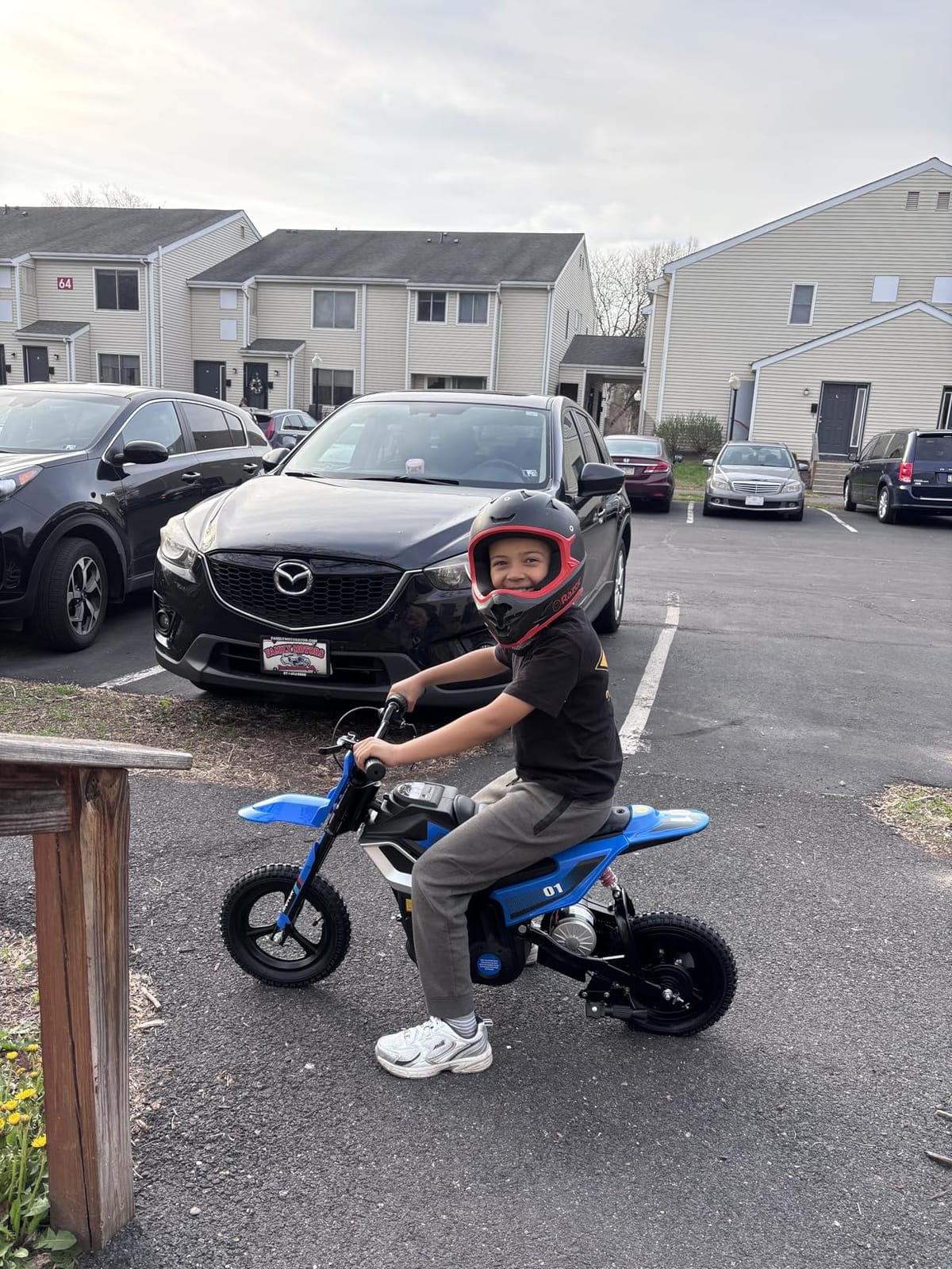 24V Electric Dirt Bike for Kids Ages 8+, 250W Chain Drive, Green customer photo 1