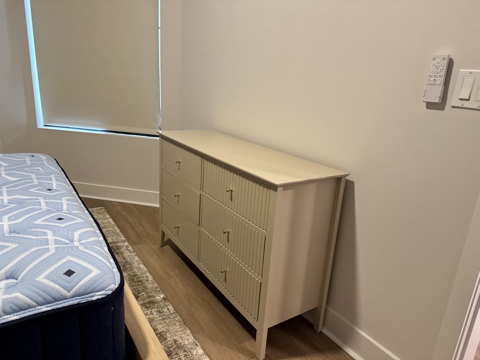 RoyalCraft 6 Drawer Dresser with Lighted Mirror, Blue Fluted Modern Wood Chest of Drawers, Long Dresser for Bedroom Storage customer photo 1