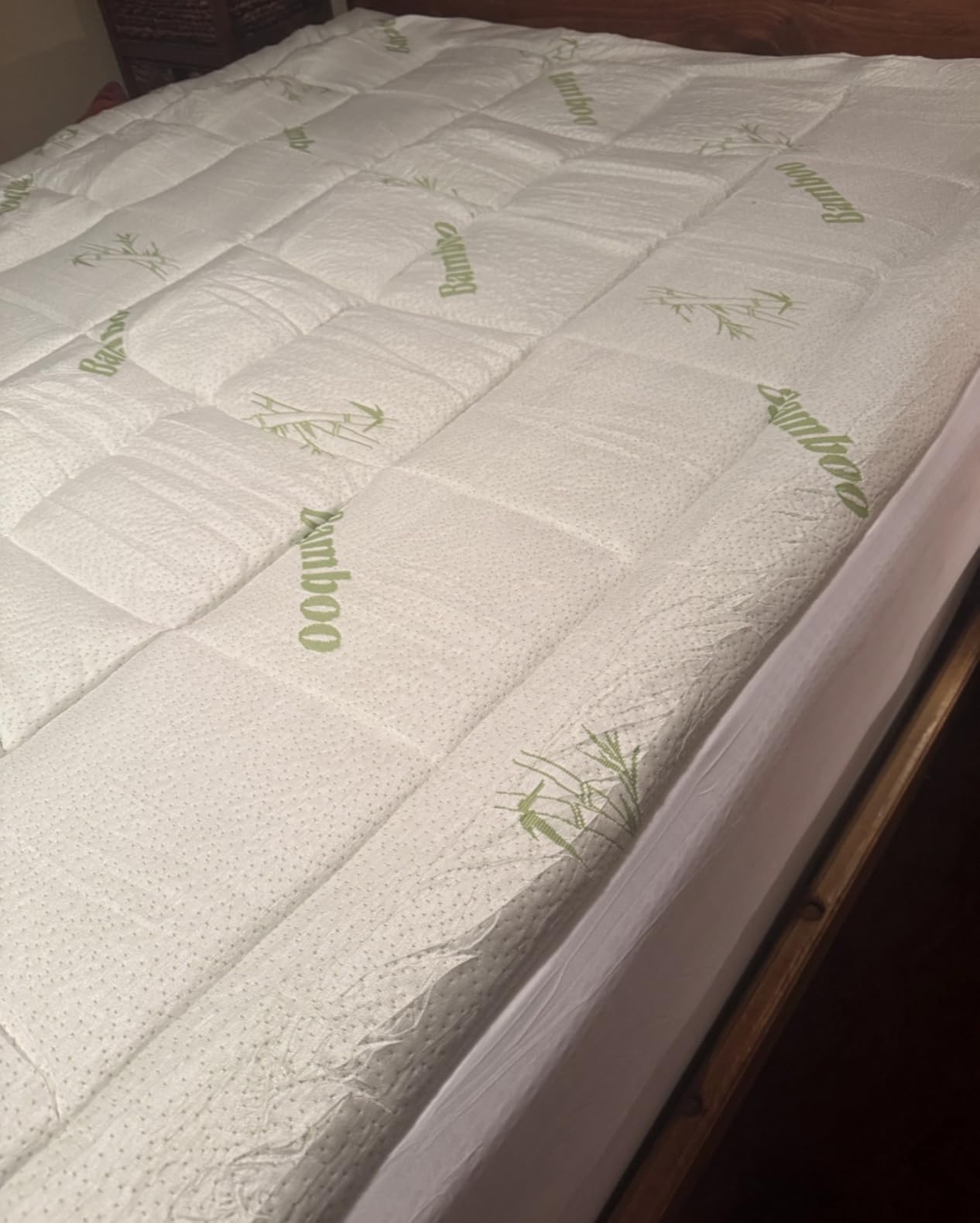 Mattress Pad Queen Size, Cooling Pillow Top Mattress Topper, Ultra Soft Viscose Made from Bamboo, Breathable for Hot Sleepers, Deep Pocket 8