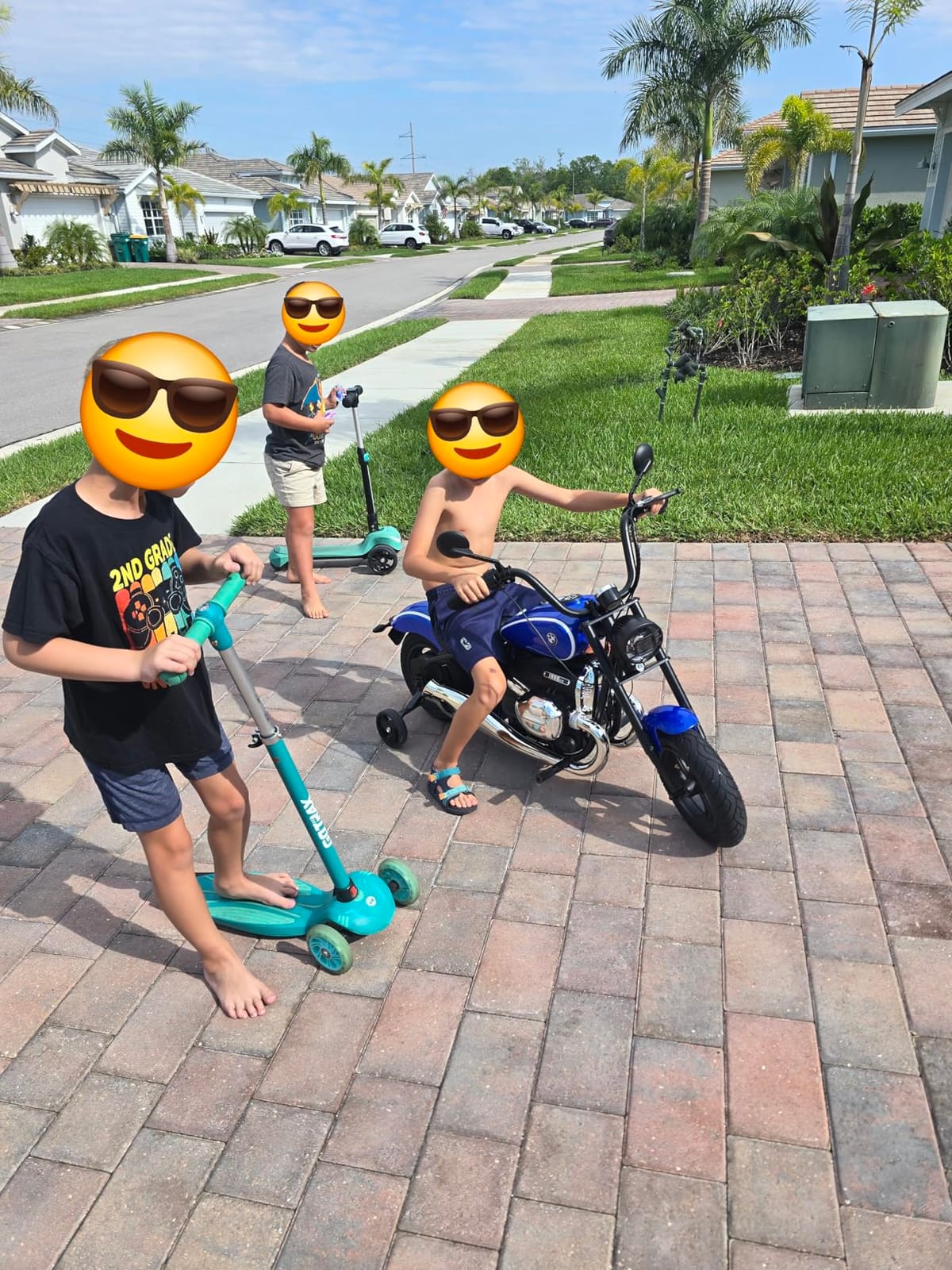 ANPABO Licensed BMW 24V Kids Electric Motorcycle for Kids 5-8, Blue customer photo 2