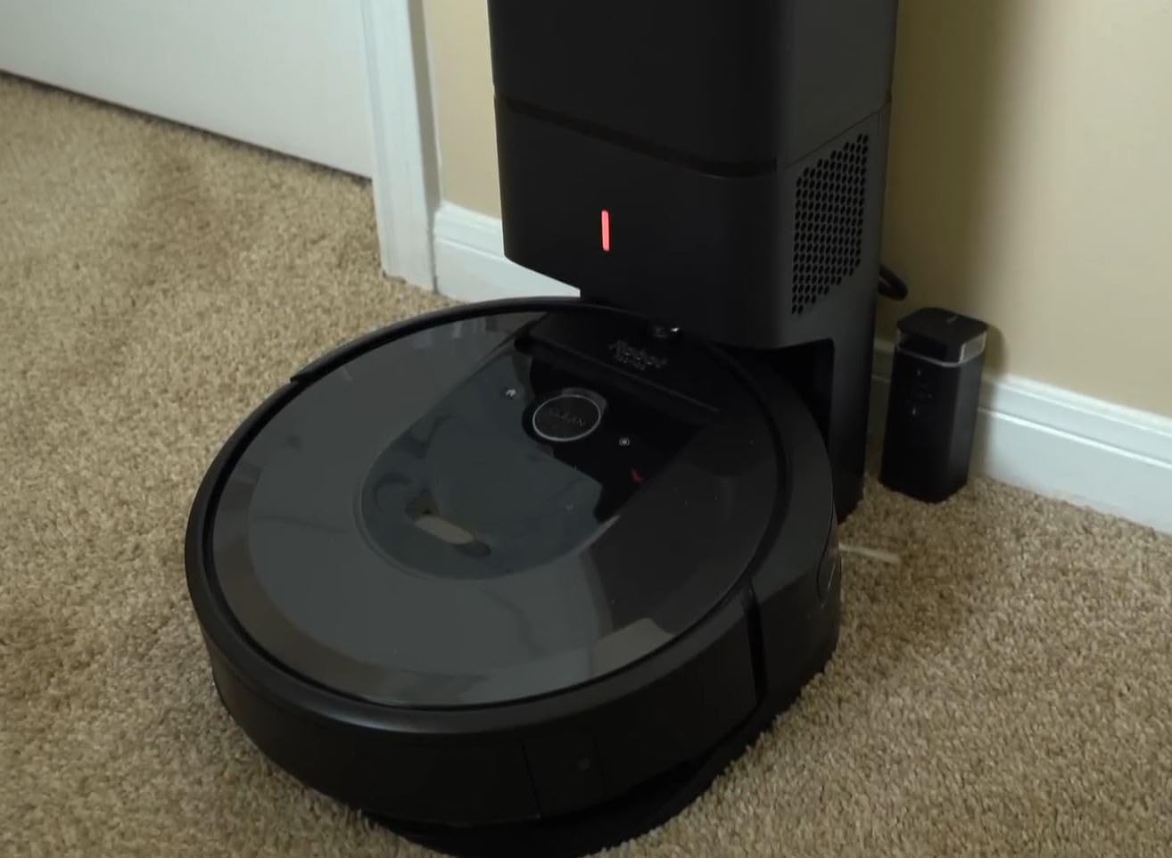 iRobot Roomba 705X Robot Vacuum & Mop Combo, 175x More Suction, Extending Self-Cleaning Roller Mop, Multifunction Dock, 75 Day Self-Emptying, Hot Wash/Dry, AI Obstacle Avoidance, Ideal for Pet Hair customer photo 2