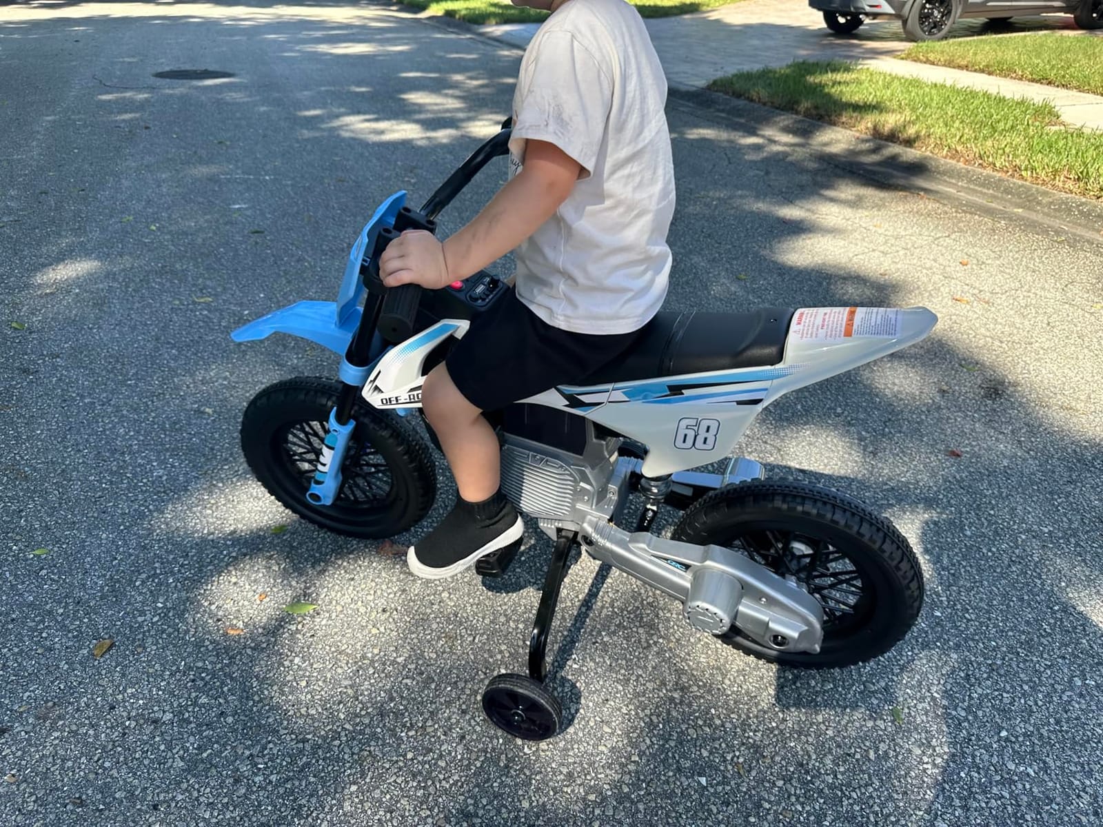 JOYSTROLL 12V Kids Motorcycle, 2x25W Ride on Motorcycle customer photo 2