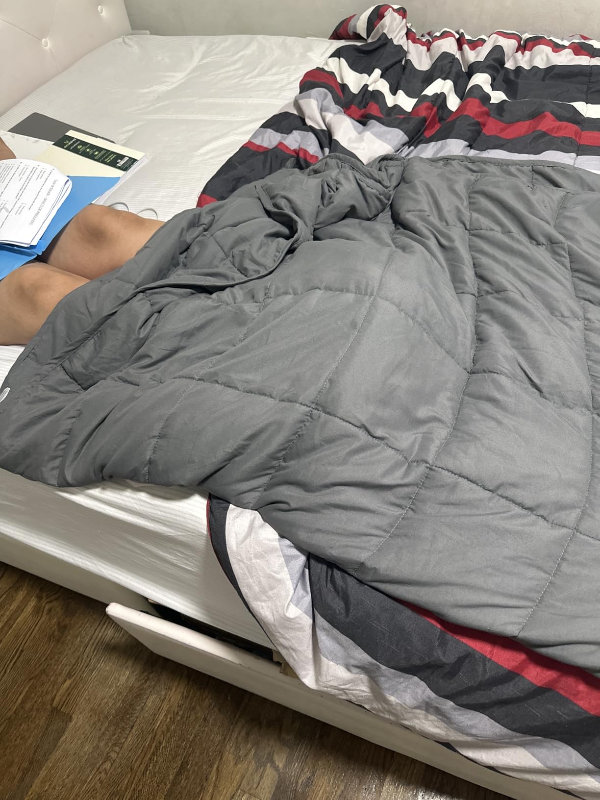 Smart Queen Weighted Blanket 20lbs (60”x80”,Grey) Full Size Soft Cooling Heavy Blanket for Sleeping, Breathable All Season Comfort with Premium Glass Beads,Machine Washable customer photo 2