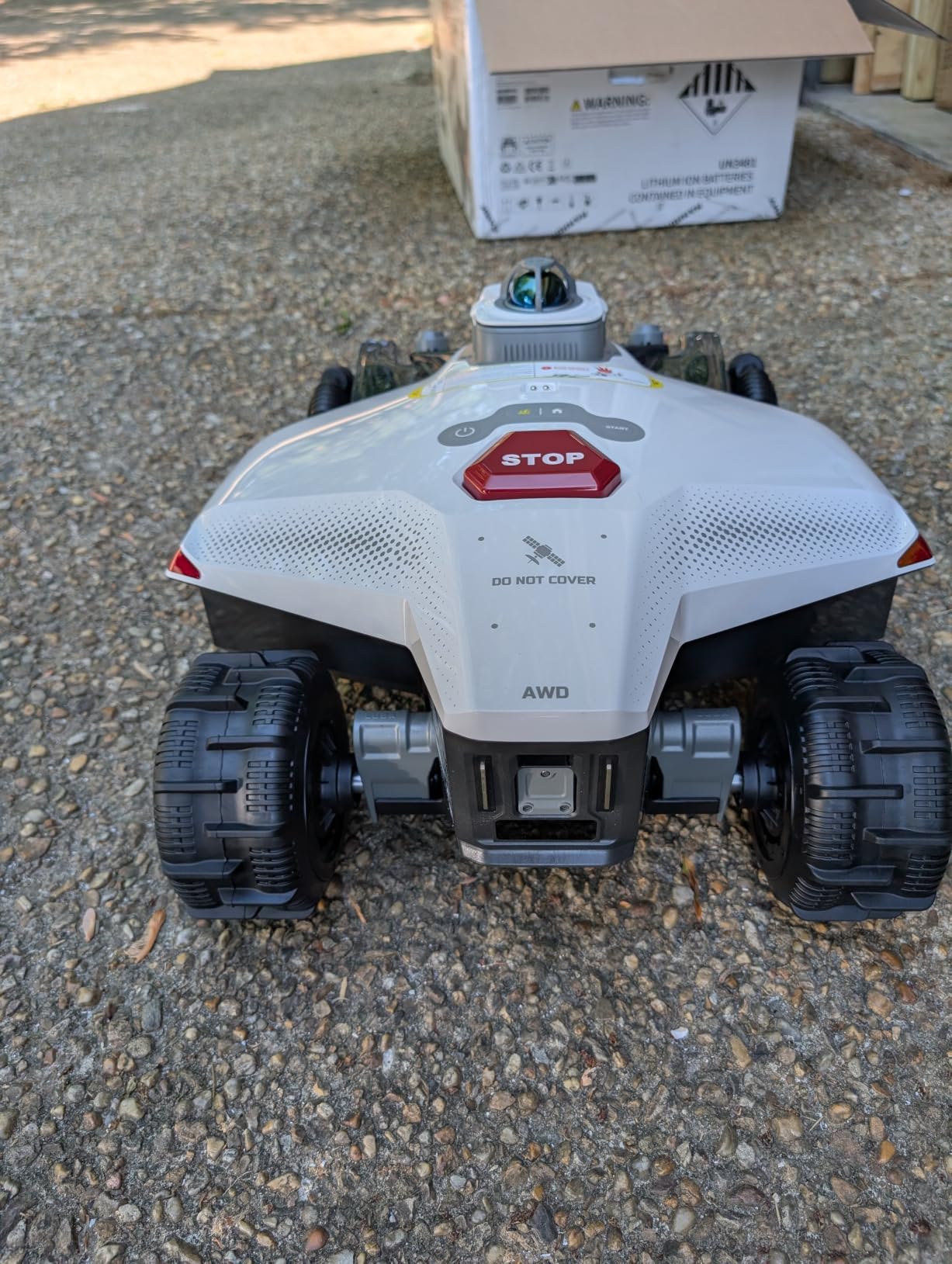 Mammotion LUBA 3 AWD 3000 Robot Lawn Mower with Cleaning Stand (Ship Separately), 360° LiDAR+NetRTK+AI Vision, AWD for 80% Slopes, 5400 sq.ft/h, Cutting Height 1.0