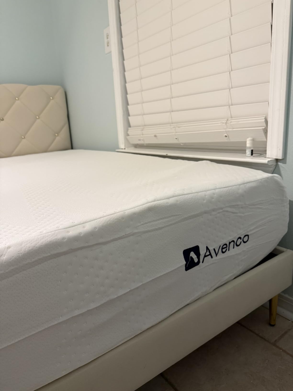 Avenco 12 Inch Queen Size Gel Memory Foam Mattress, Cooling Breathable Open-Cell Foam, Pressure Relief Support, Removable Washable Cover, CertiPUR-US Certified, Mattress in a Box for Cool Sleep customer photo 1