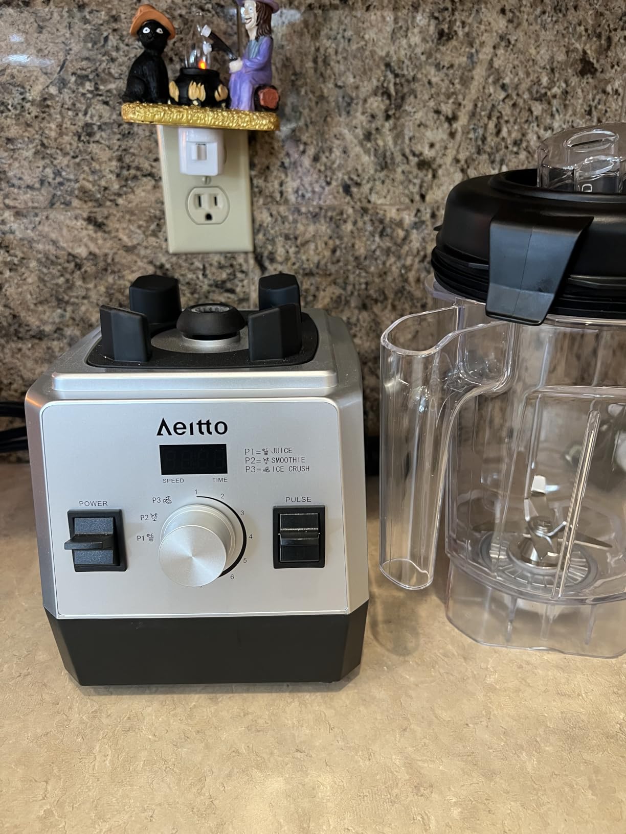 Aeitto Blenders for Kitchen with 68Oz. Large Capacity, 1800W Max Power Smoothie Blender, 3 Preset Programs & 7 Speeds, Professional Countertop Blender for Smoothies, Ice Crush, Generation 1 Silver customer photo 1