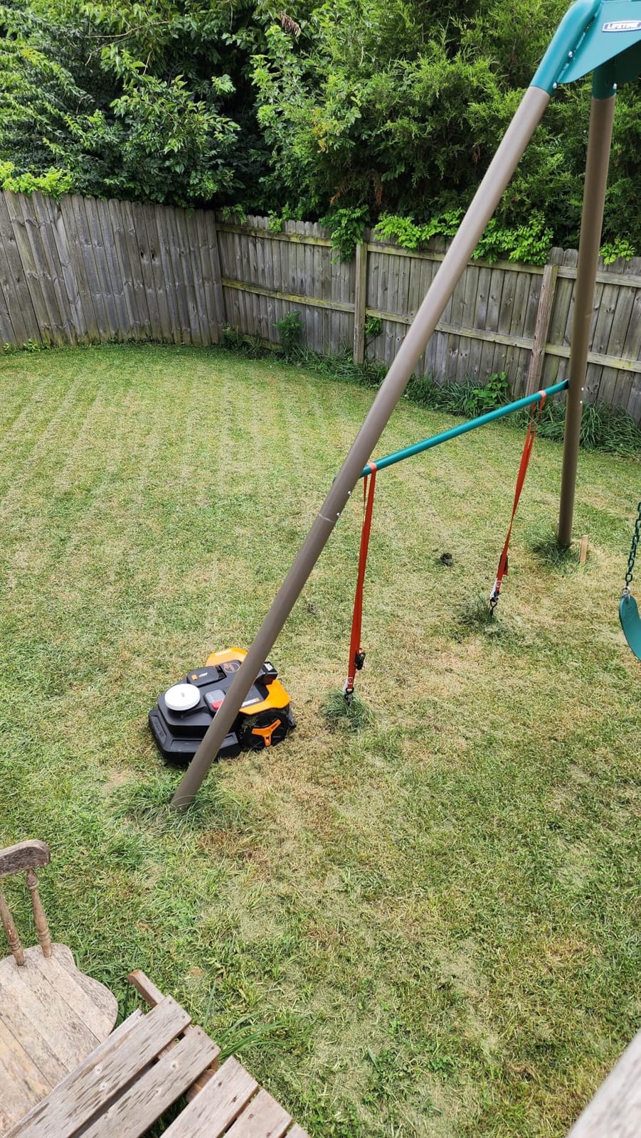 WORX Robot Lawn Mower for 1/4 Acre, Wire-Free with Brushes customer photo 2