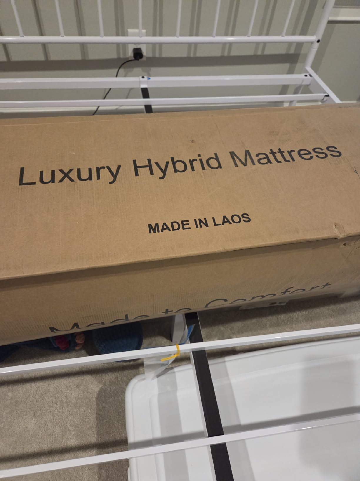Queen Mattress 12 Inch, Cooling Hybrid Bed in a Box, 7-Zones Individual Pocket Spring, Motion Isolation, Targeted Hip/Shoulder/Lumbar Support, Fiberglass-Free, 365-Night Trial, CertiPUR-US customer photo 1