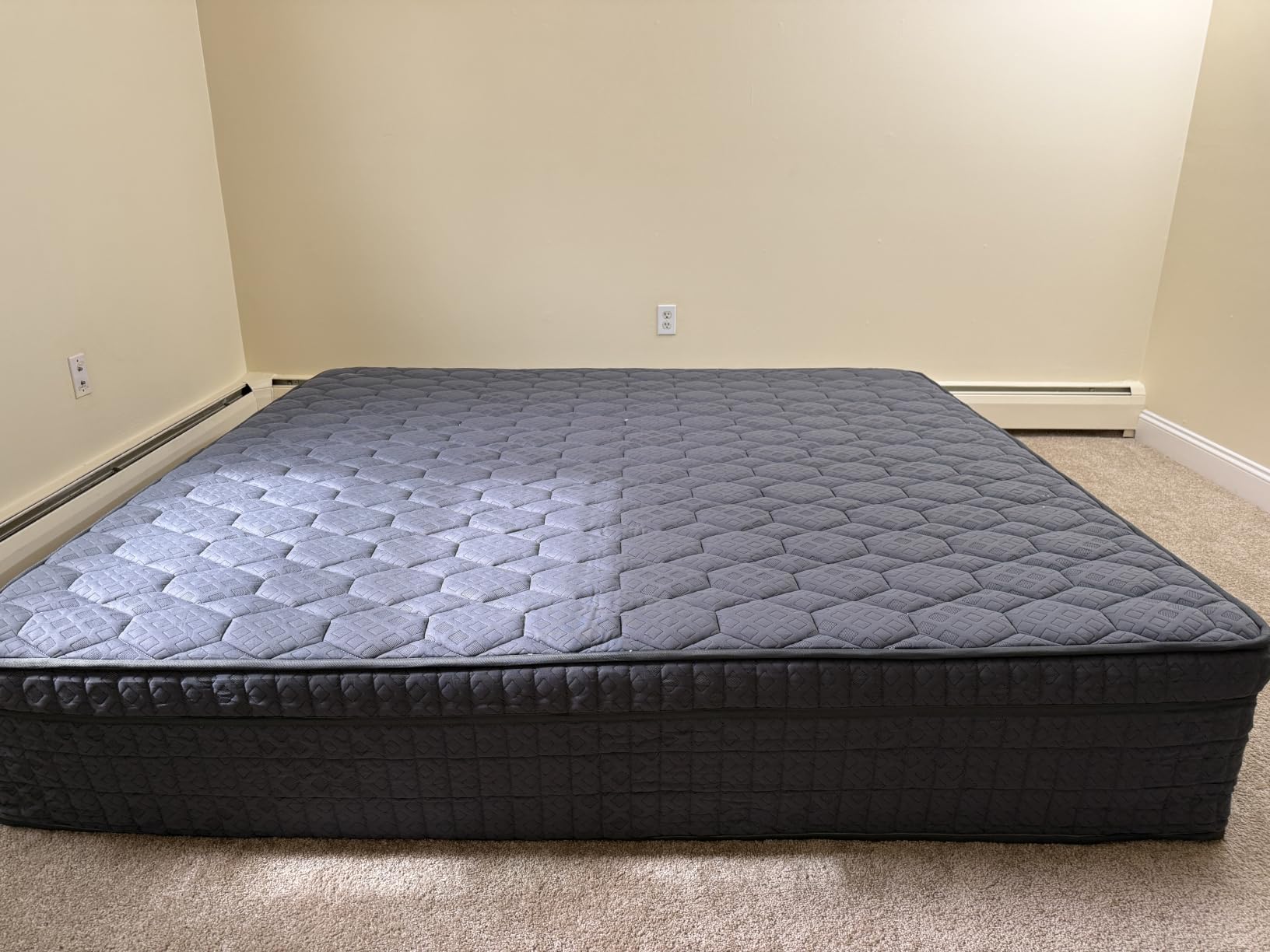Firm Queen Mattress 12 inch for Pain and Pressure Relief, Cooling Hybrid Mattress with Extra Back and Lumbar Hip Support, Pressure and Back Pain Relief,365 Nights Trial customer photo 2