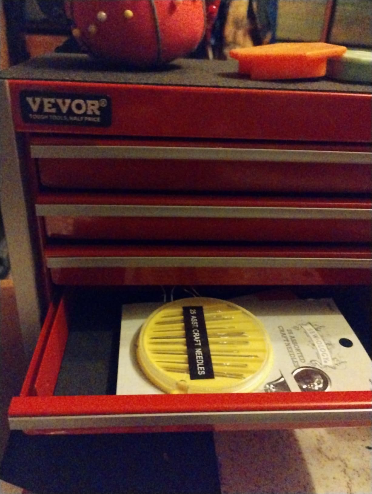 VEVOR Steel Tool Box 24