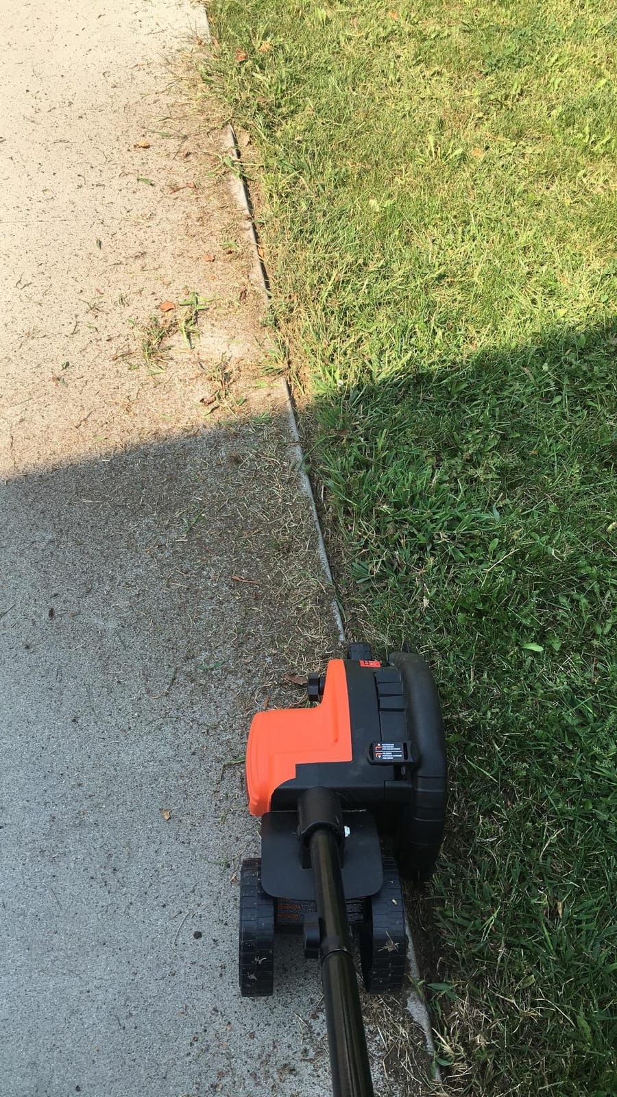 BLACK+DECKER Edger & Trencher, 2-in-1, 12-Amp (LE750) customer photo 1