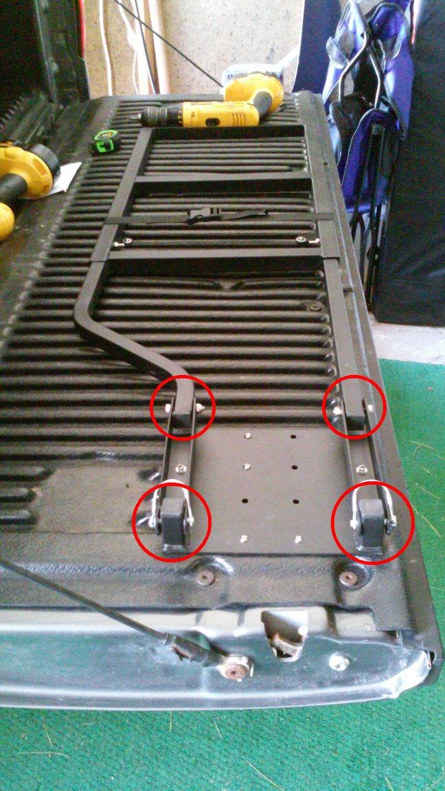 Traxion 5-100 Pickup Truck Tailgate Ladder, Fits Most 28–42 in. Tailgates, 300 lb Total Weight Capacity, Black customer photo 2