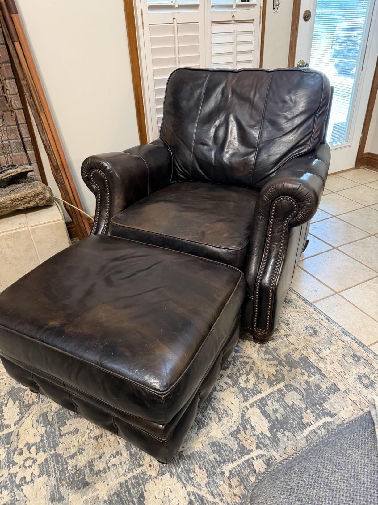 Leather CPR Cleaner and Conditioner 18oz. Bring Leather Back To Life on Furniture, Car Seats, Handbags, Jackets, Boots, Saddles, Purses & Shoes. Restores Shine, Softness & Color to Real Leather customer photo 1