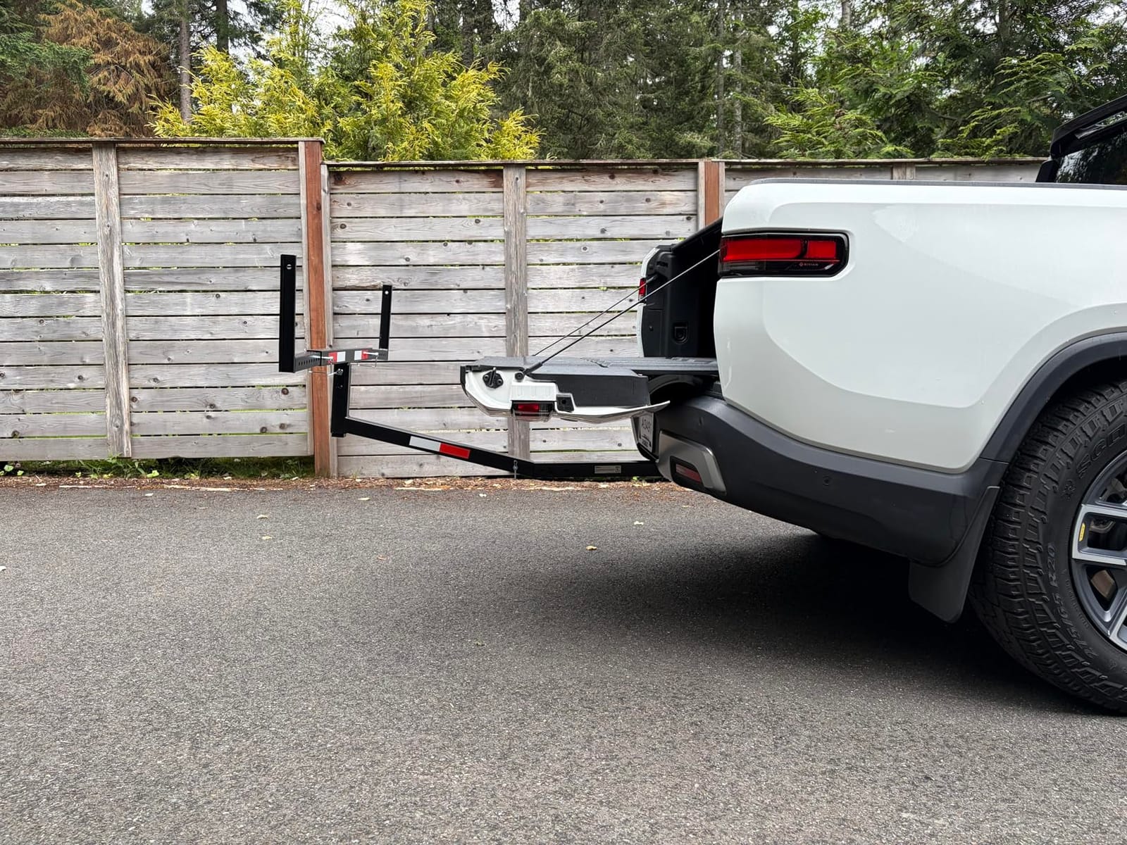 MaxxHaul 70231 Hitch Mount Pick Up Truck Bed Extender For Ladder, Rack, Canoe, Kayak, Long Pipes and Lumber) , Black , 37 x 19 x 3 inches customer photo 1