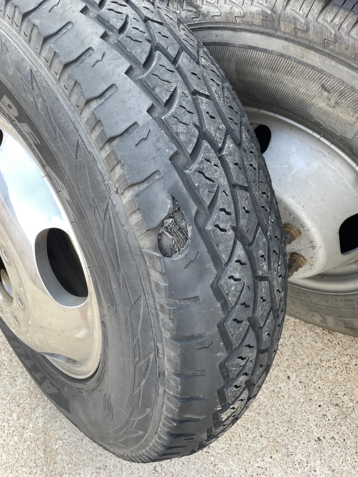 ATTURO Trail Blade A/T All-Terrain Tire, 265/70R18 116T customer photo 1