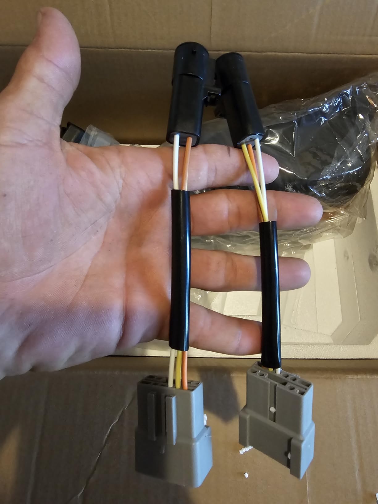 YITAMOTOR Towing Mirrors for 1999-2007 Ford F250 F350 F450 F550 Super Duty customer photo 1