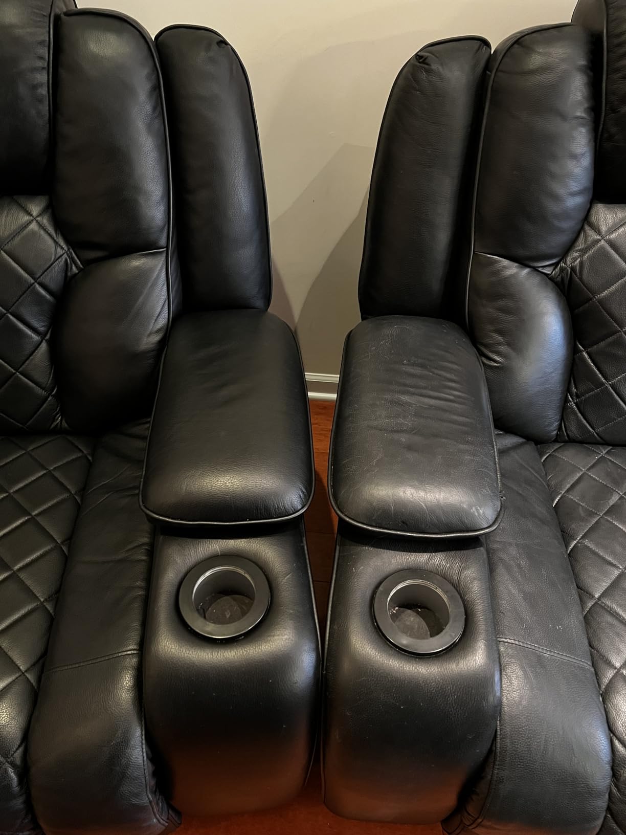Griot's Garage Leather 3-in-1 Spray, Cleaner and Conditioner for Leather and Vinyl, Car Seats and Vehicle Interior, Truck, RV, Boats, and Home, 10963, 22 oz customer photo 2