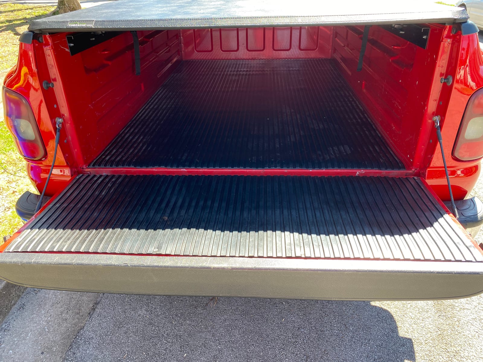 BDK M330 Heavy-Duty Truck Utility Bed Mat – Extra-Thick 4' x 8' Rubber Cargo Liner, Durable All-Weather Protection, Trim-To-Fit Design, Black customer photo 1