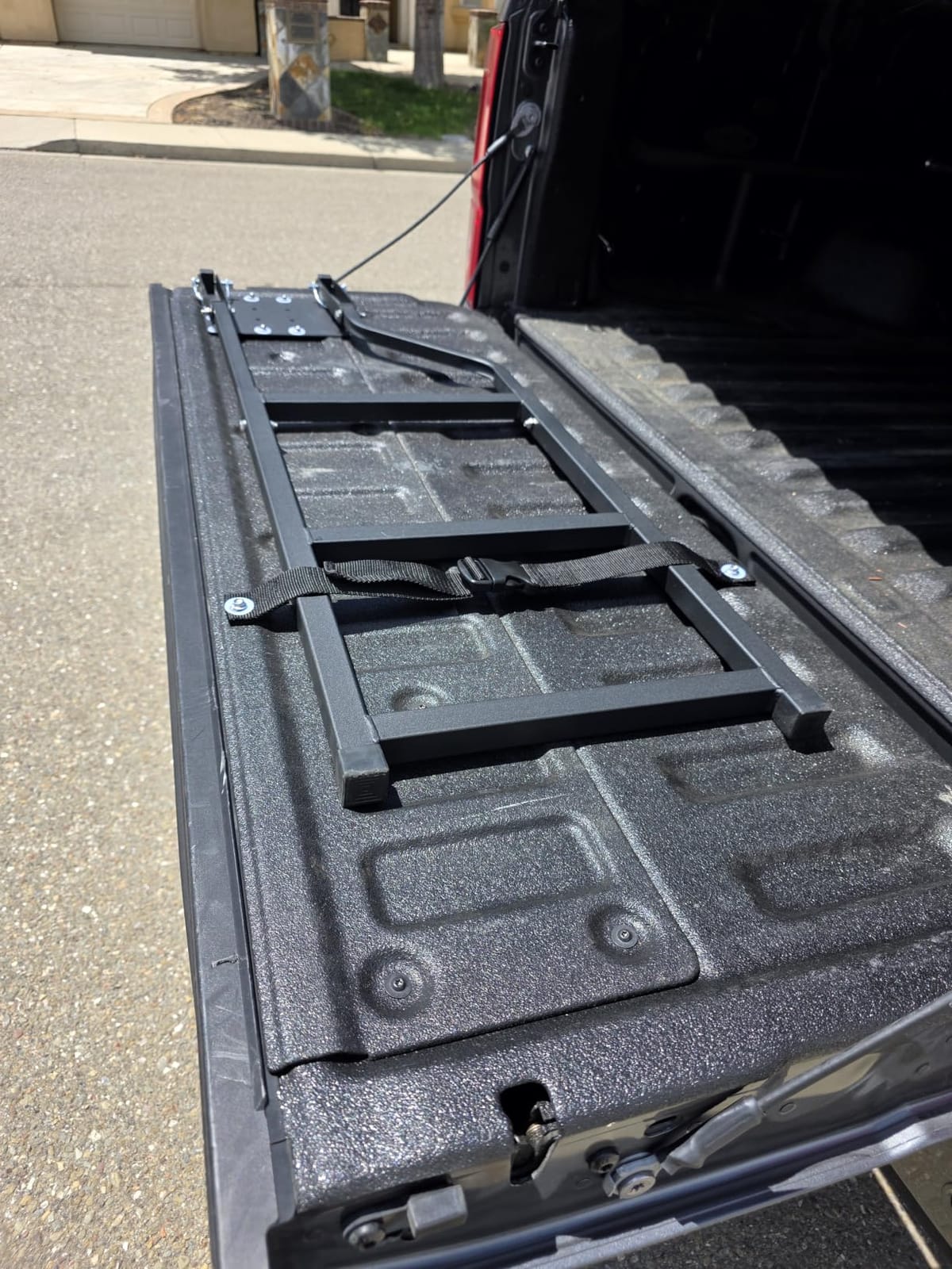 Beech Lane Pickup Truck Tailgate Ladder - Universal Fit, Stainless Steel Self Drilling Hex Screws for Easy Install, Durable Aluminum Step Grip Plates, and Sturdy Rubber Ladder Feet customer photo 2