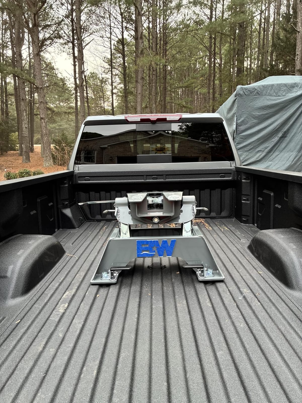 B&W Trailer Hitches 25K Companion OEM Fifth Wheel Hitch - Compatible with 2020-2026 Chevrolet/GM OEM Puck System - RVK3715 customer photo 2