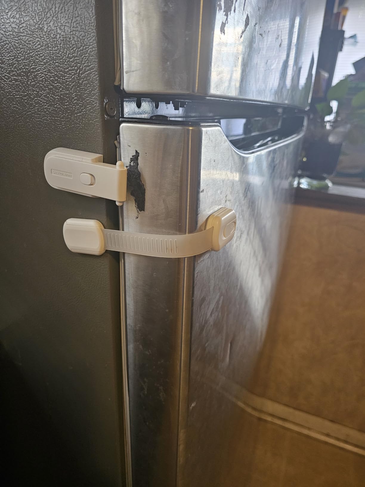 Vmaisi Multi-Use Adhesive Strap Locks for Baby Proofing Cabinets & Drawers customer photo 2