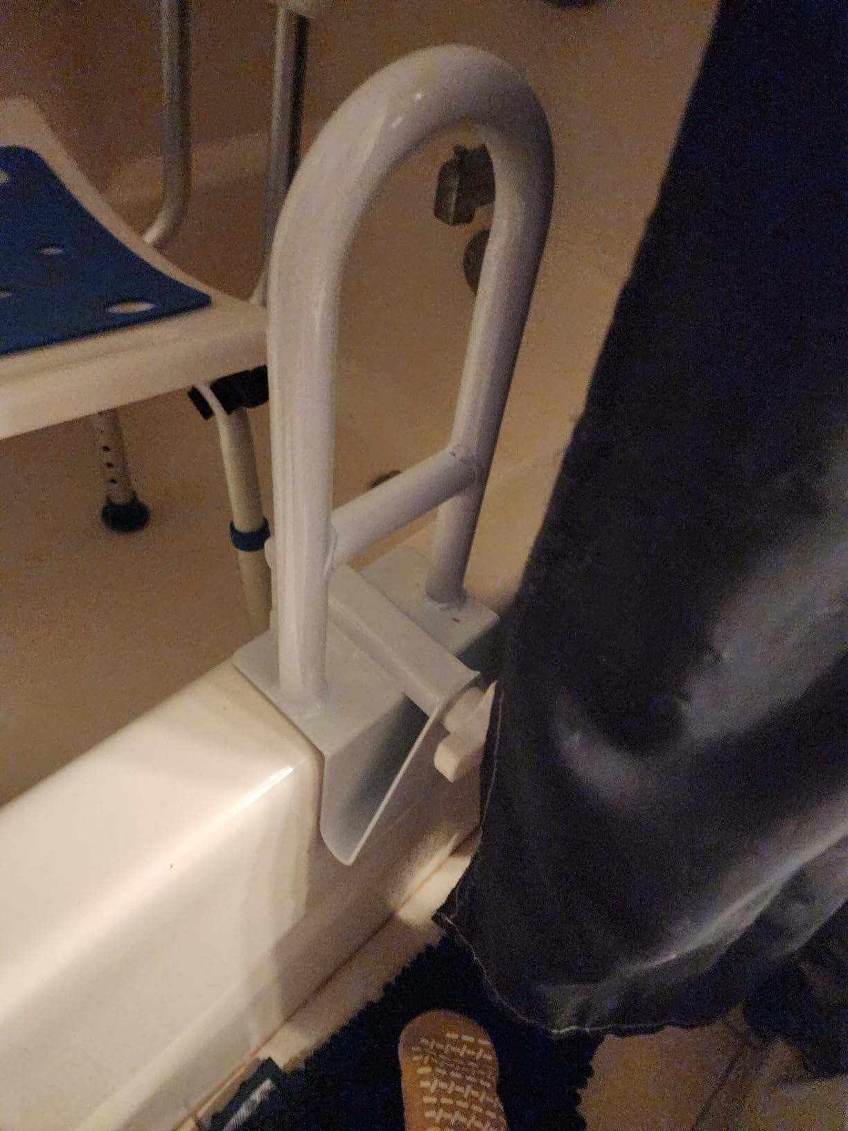 Butizone Bathtub Safety Rail, Medical Adjustable Tub Grab Bar Handle Clamp Safety Handrail Support for Seniors and Elderly customer photo 1