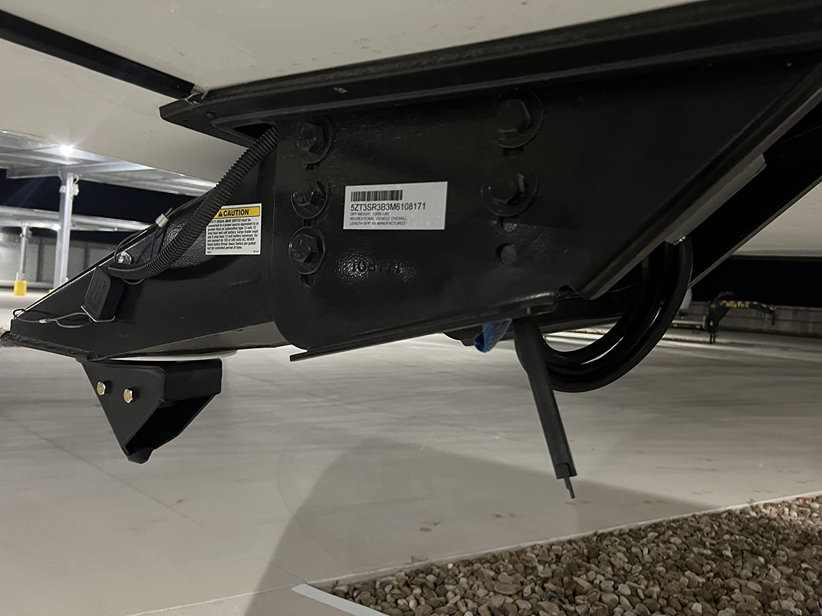 CURT 16600 CrossWing Lightweight 5th Wheel Hitch, 20,000 lbs. customer photo 2