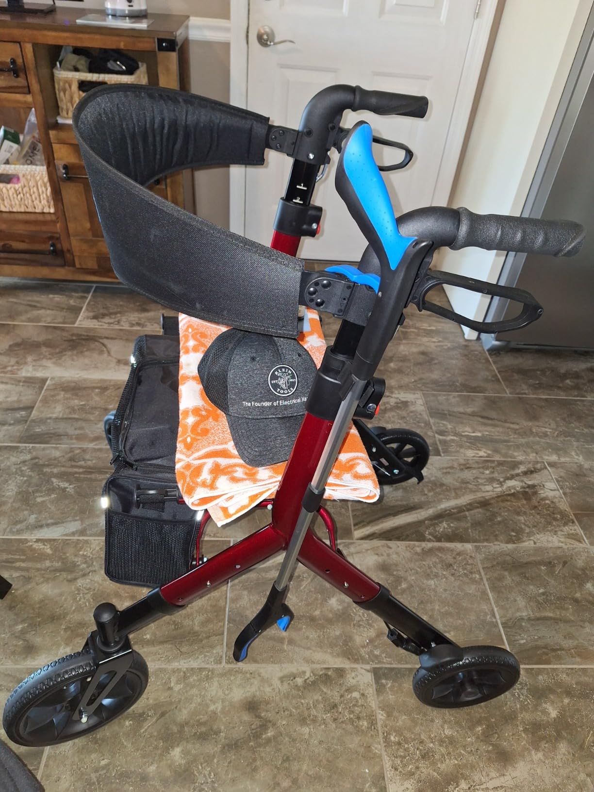 WALK MATE Rollator Walker for Seniors with Seat for 5.3~7ft Tall customer photo 2