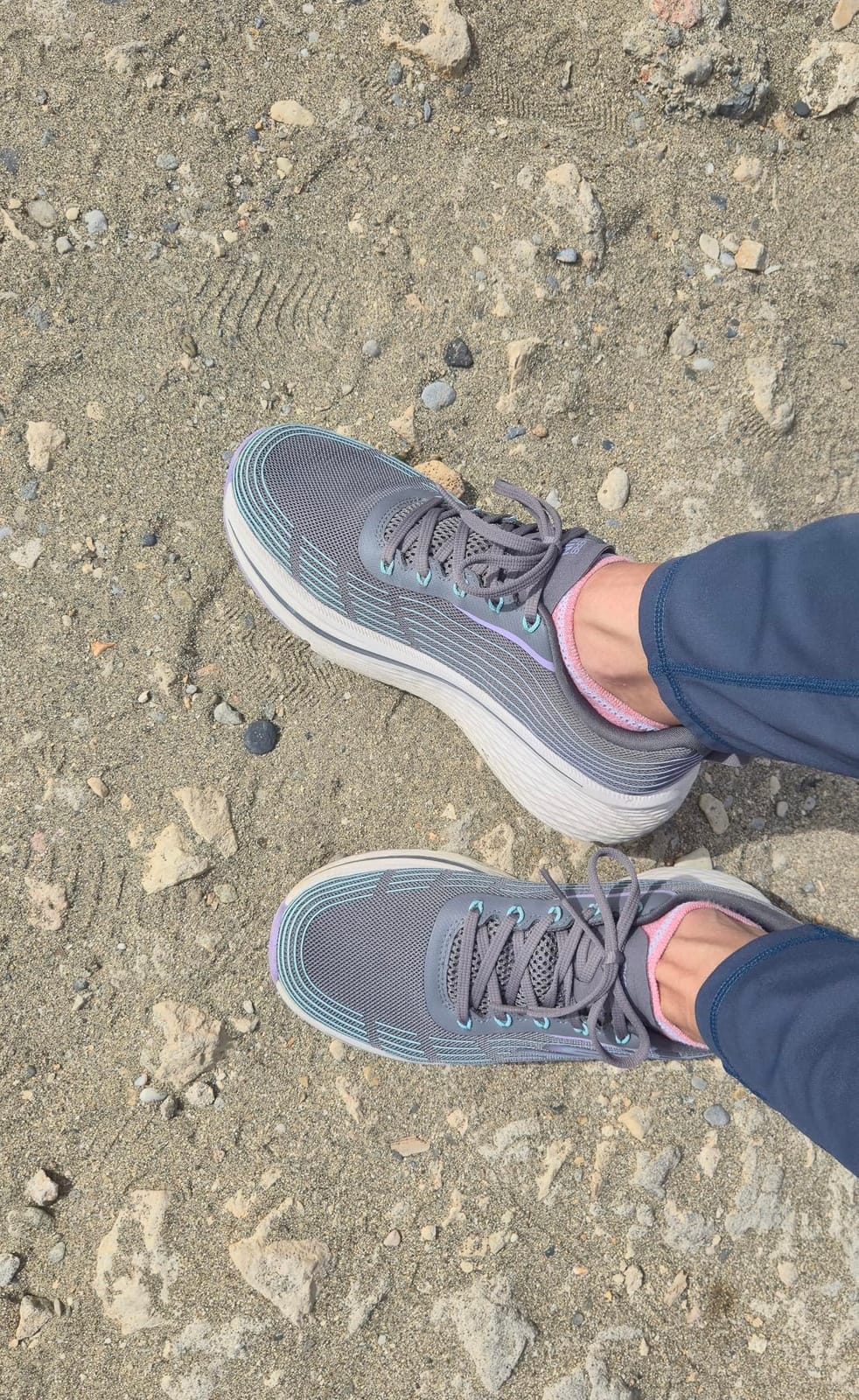 Skechers Women's Max Cushioning Elite 2.0 customer photo 1