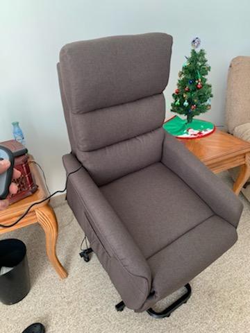 HOMCOM Power Lift Recliner Chair for Elderly, Easy Assembly, Black customer photo 1