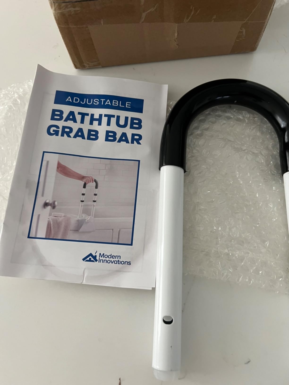 Modern Innovations Adjustable Bathtub Grab Bar, Safety Bath & Shower Grab Bars for Elderly Seniors, Handicap Grab Bars (300lb Weight Limit), Bathroom Grab Bars for Seniors with Adjustable Handles customer photo 1