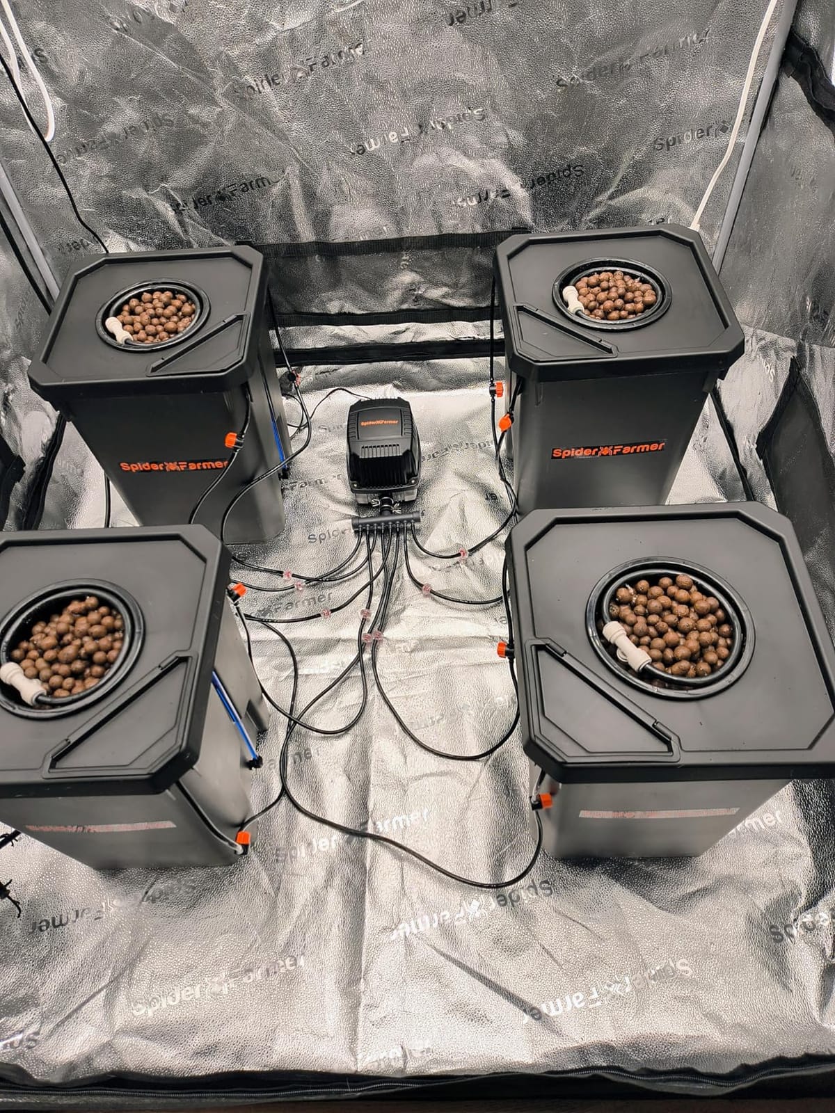 Spider Farmer DWC Hydroponics Growing System Kit 4 Buckets for Indoor Plant customer photo 2