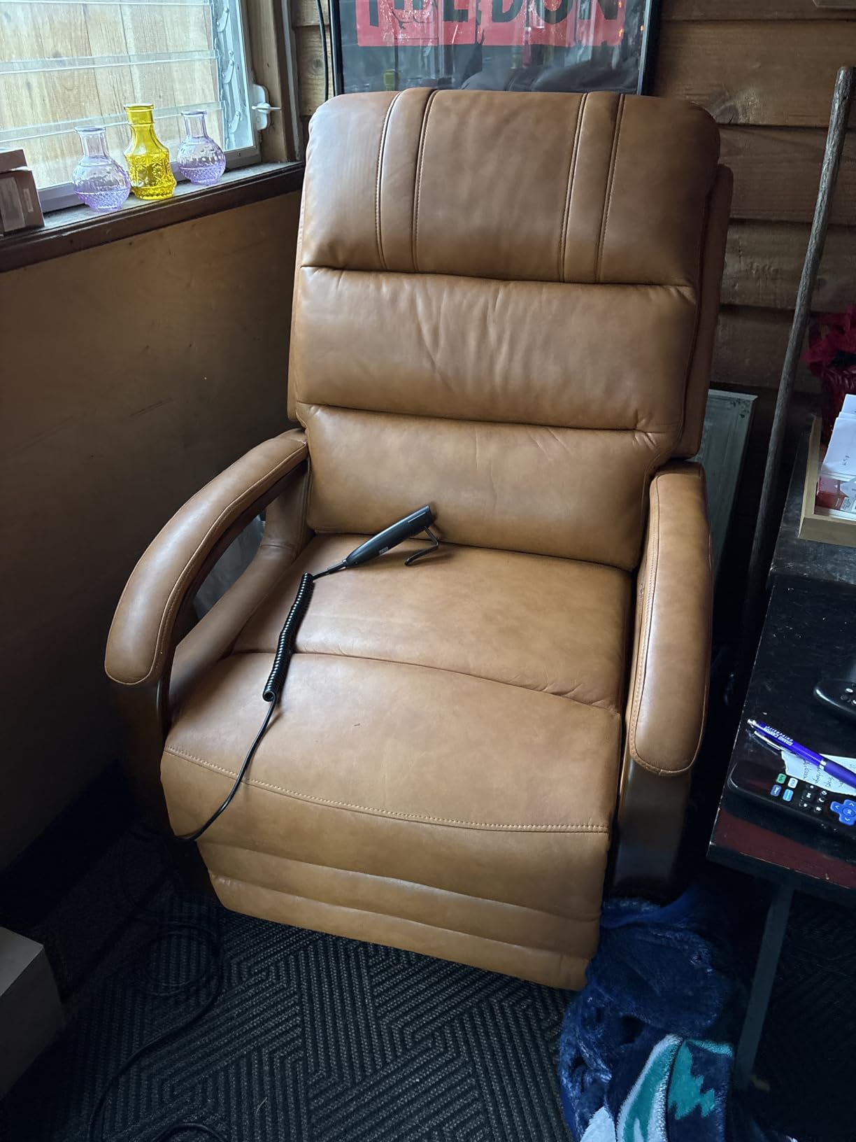 Trustyue Dual Motor Power Lift Recliner Chair, Lift Chair with Massage and Heat for Elderly, 180° Lay Flat Recliner, Standing Assistance,Infinite Position Reclining, Living Room Chair Beige customer photo 1